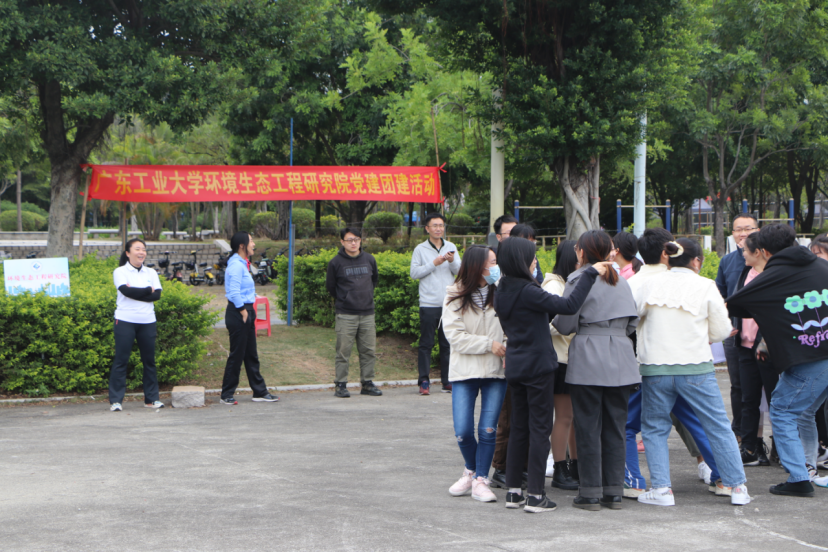 弹珠台游戏