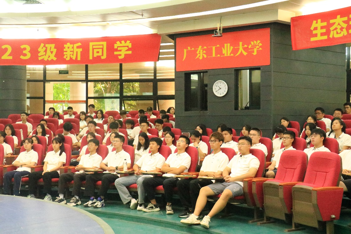 弹珠台游戏