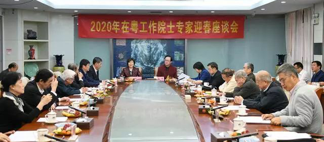 弹珠台游戏