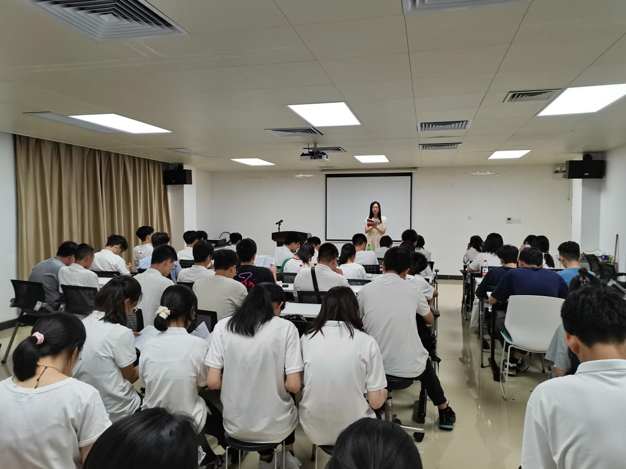 弹珠台游戏