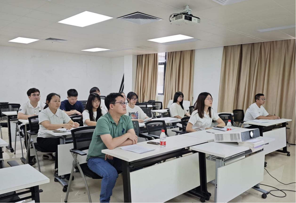 弹珠台游戏