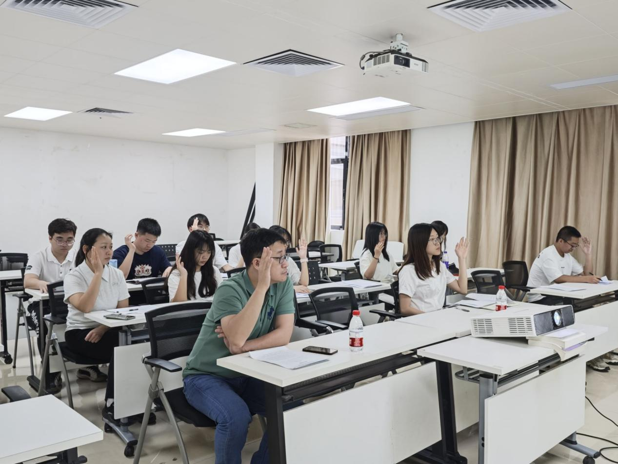 弹珠台游戏
