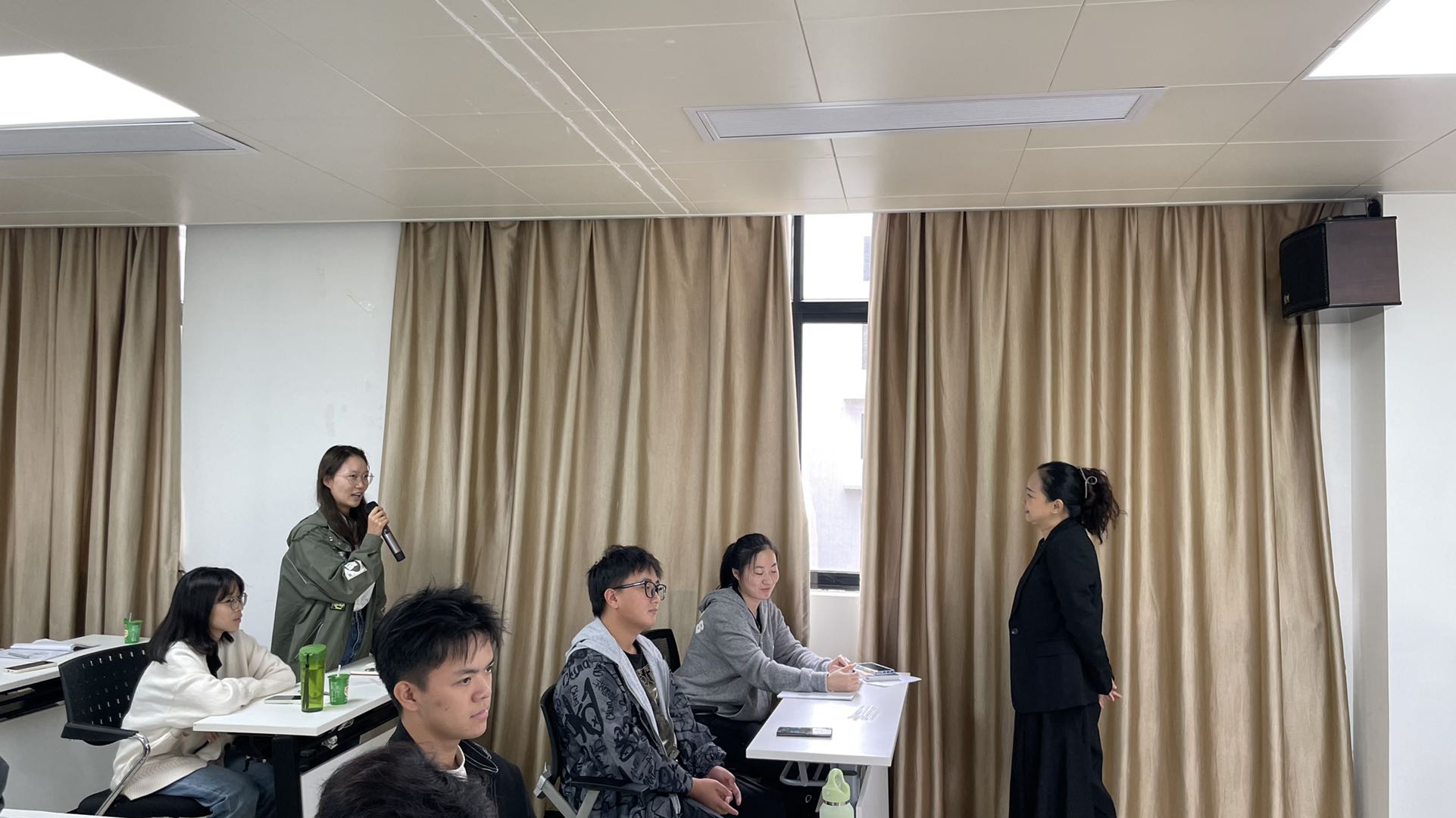 弹珠台游戏