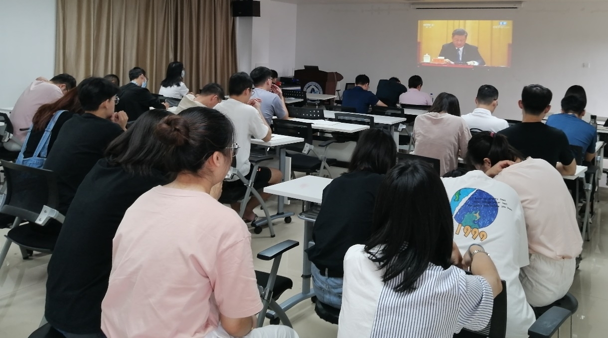 弹珠台游戏