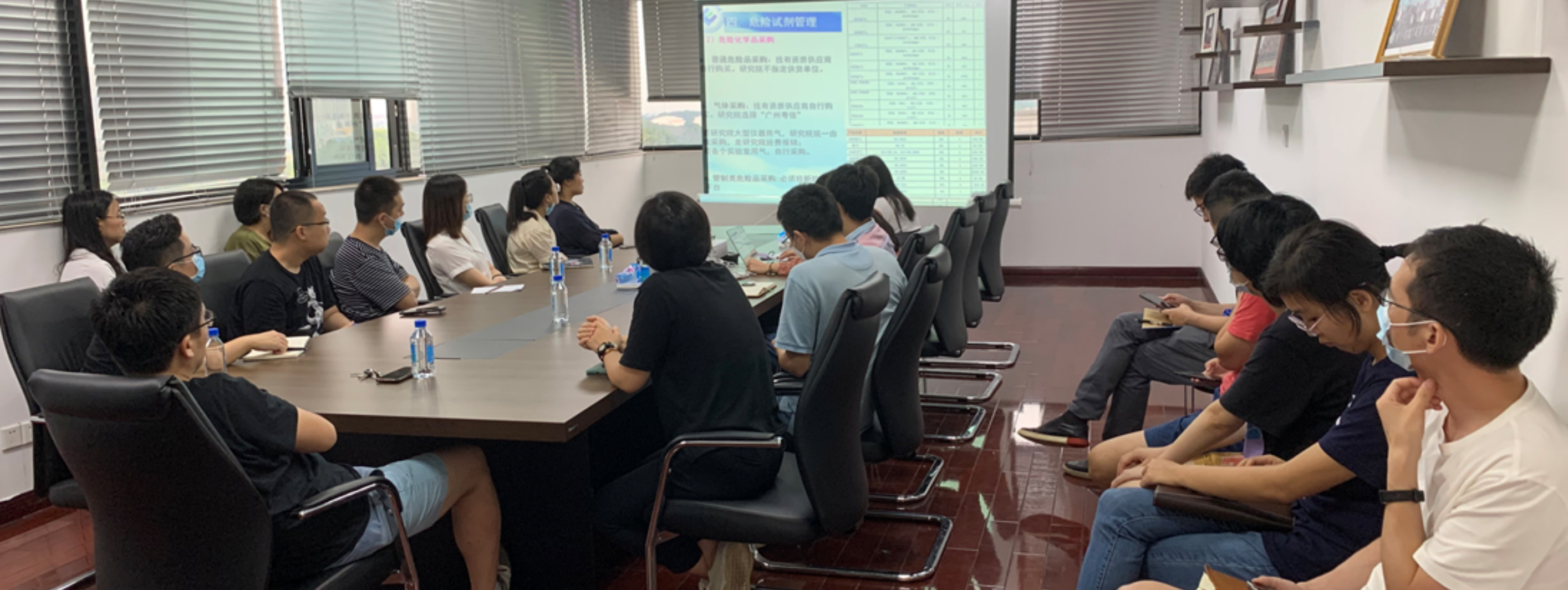弹珠台游戏